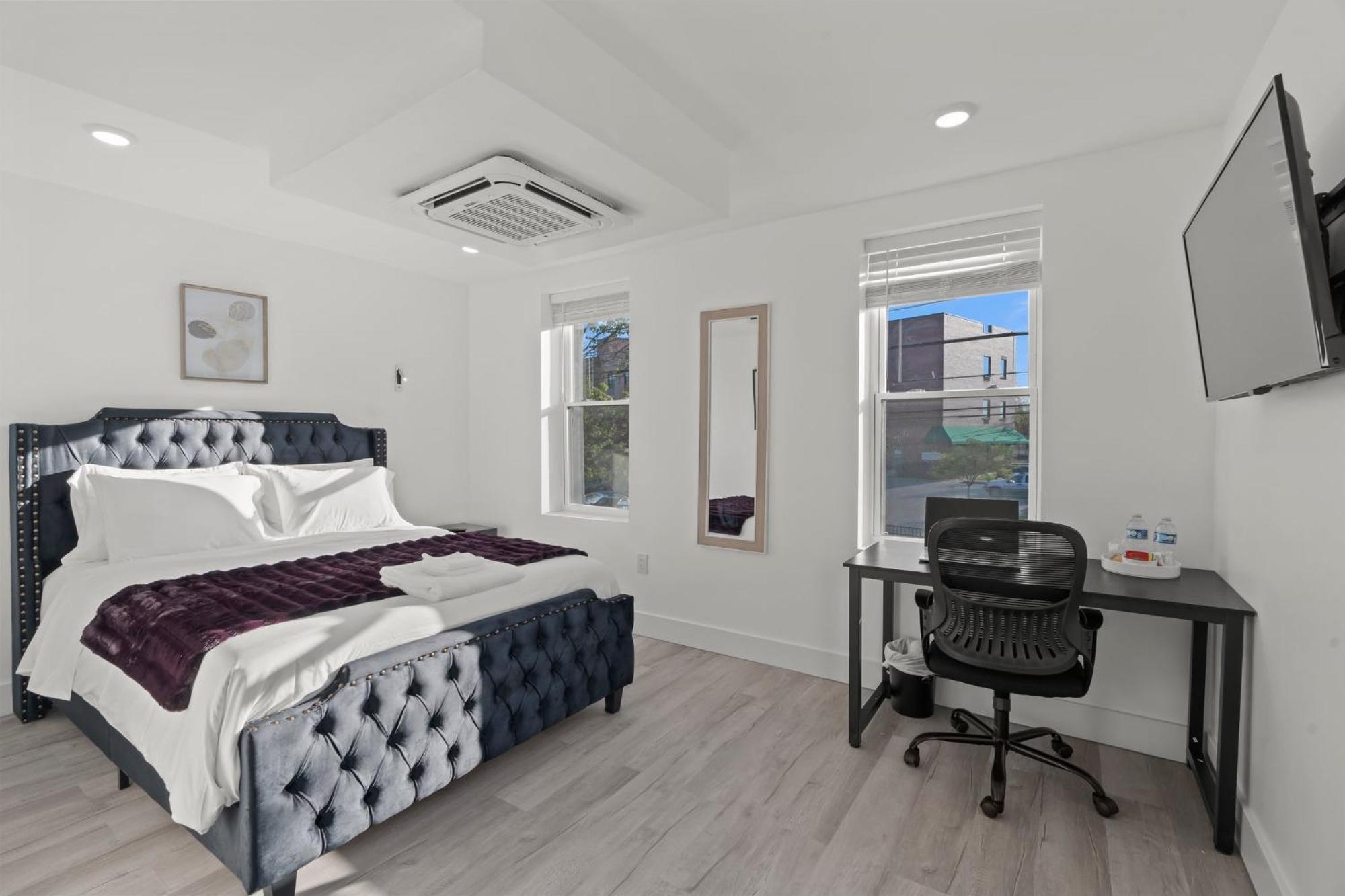 New Season Royals, Airport West Otel Chester Dış mekan fotoğraf