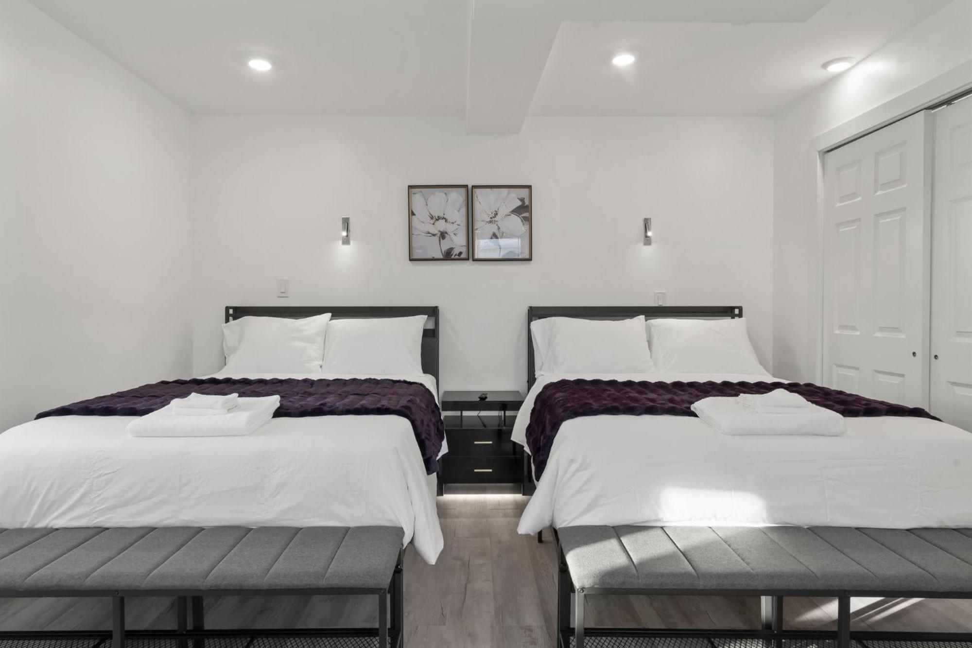 New Season Royals, Airport West Otel Chester Oda fotoğraf